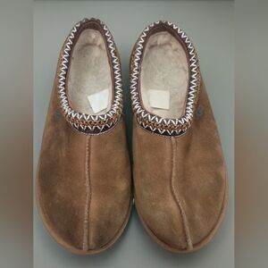 *0852 UGG clog like slippers shoes women us size 8-8.5